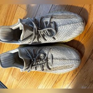 (AUTHENTIC) Adidas Yeezy Boost 350 V2 (Lundmark, Non-reflective)